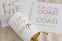 28 such glam wedding favors in gold and white will be a great solution for a NYE wedding