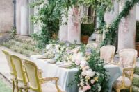 a lovely garden wedding table decor idea