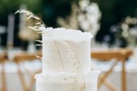 a cute minimalist wedding cake