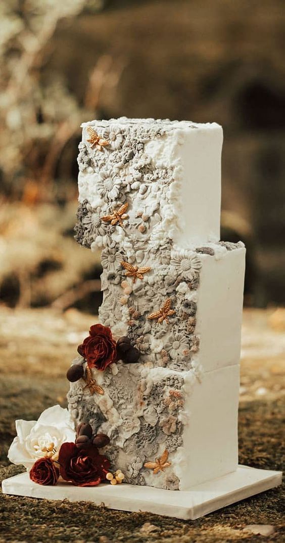 a cute, textural square wedding cake