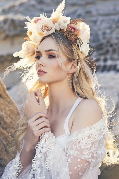 a fantastic rustic fresh and dried flower crown with roses, pampas grass and wheat for a gorgeous fall bridal look