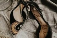02 amazing black velvet heels with embellished stars and a moon for a celestial wedding