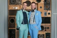 04 pastel grooms’ looks with a green and blue suit, floral shirts, suspenders, bow ties and sneakers for a colorful wedding