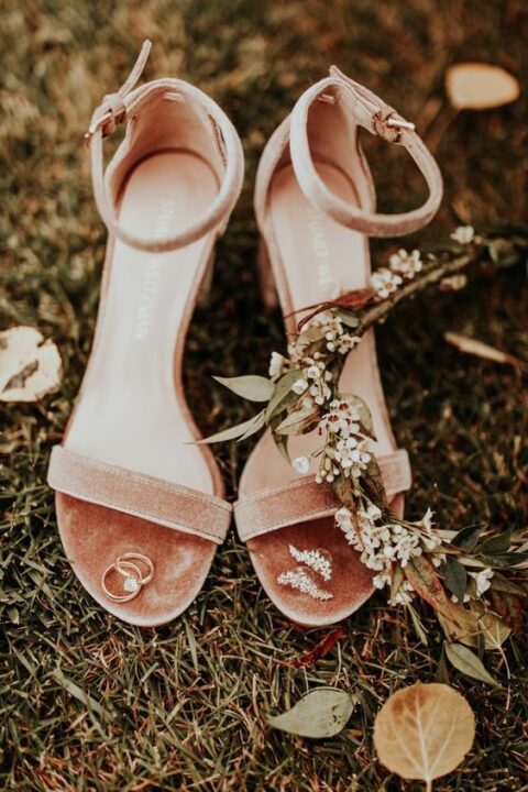 peachy velvet ankle strap sandals are great for a spring or summer outdoor wedding, they look very chic and cool