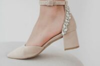 21 a stylish nude strappy shoes with ankle straps are amazing for rocking them at the wedding, they will add chic to your look (2)