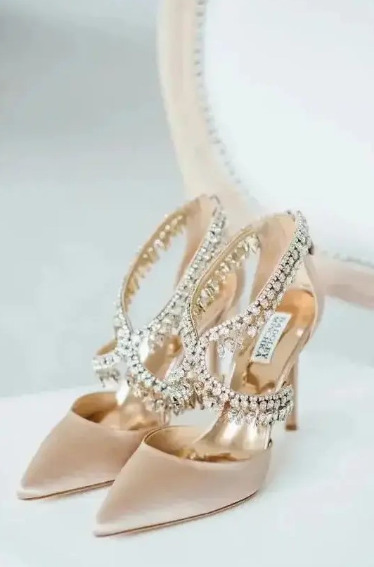blush velvet wedding shoes with a lot of embellishments for a wow effect will make a bold statement in your bridal look