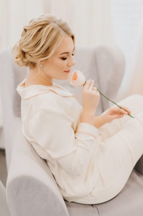 simple and comfortable pajamas with a peachy touch is a great idea to get ready for your wedding