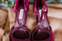 31 fantastic fuchsia shoes with snake leather edges and X straps are a great statement in your look