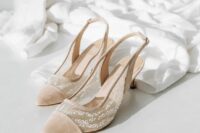 44 nude wedding slingbacks with beading and suede toes are a chic and delicate idea with a refined and glam touch