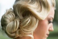 a lovely vintage hairstyle