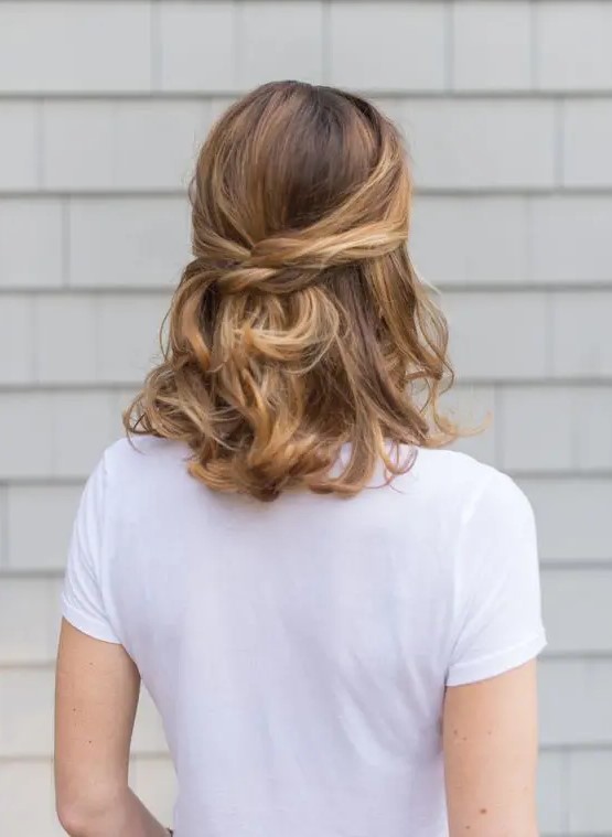 a twisted and wavy half updo is a chic and casual idea for a gorgeous look