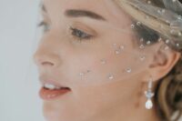 08 a delicate birdcage veil with a bit of rhinestones on the sides is a gorgeous and super chic idea for a modern romantic bride