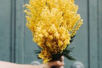 21 a small mimosa wedding bouquet is a lovely idea for a no-fuss bride, you can make one yourself easily
