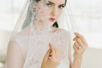 47 a refined and chic wedding veil with a wide lace brim is a beautiful idea for a modern yet classic bride