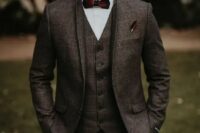 a stylish tweed groom’s attire