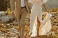23 a simple and elegant groom’s look with a beige pantsuit, a white shirt, brown shoes and a belt is a lovely idea for summer or fall