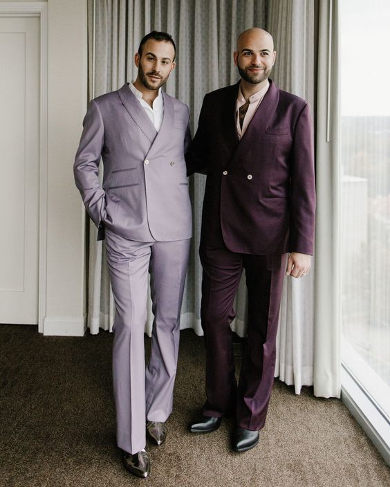 a purple suit with a blush shirt, a lilac suit with a white one are a cool combo for a wedding