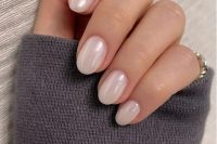 delicate pearly nails are amazing for a chic and glam bridal look, they look subtle and very girlish
