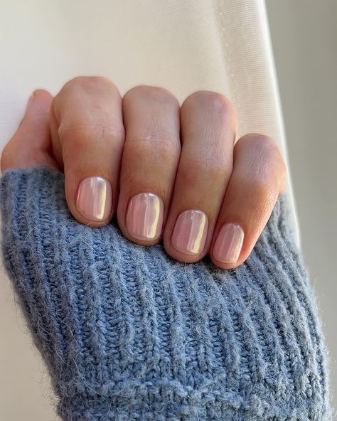 lovely chrome blush super short nails will be very comfortable for wearing at your wedding, whatever you are planning to do and wherever you are going