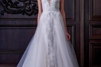 14 lace illusion strap wedding dress with a tulle overskirt looks so natural that you’d never guess it’s a convertible dress