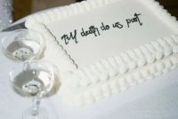 31 a classy white lambeth sheet wedding cake with calligraphy includes two different trends, sheet and lambeth