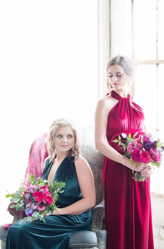 a dark green and deep red velvet bridesmaid dress are amazing for rocking them at a bright and chic fall wedding