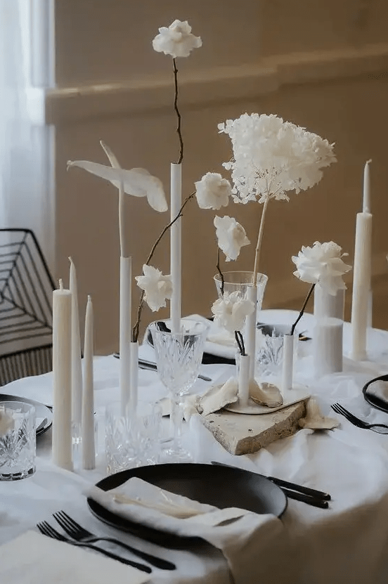 a lovely minimalist wedding tablescape