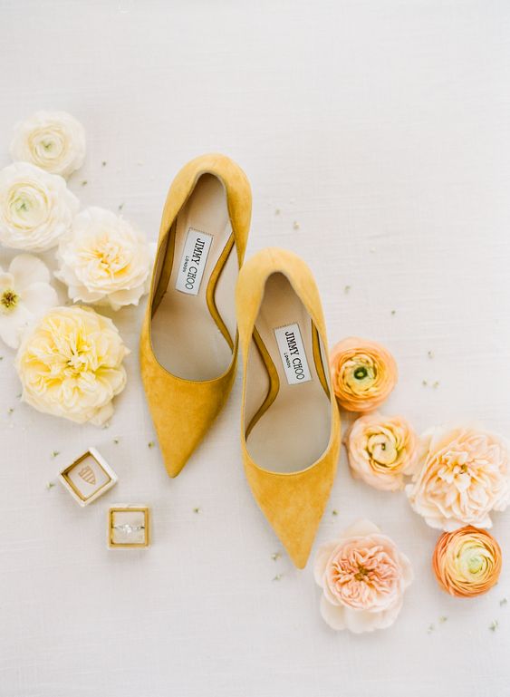 classic minimalist mustard shoes by Jimmy Choo are amazing for spring, summer and fall weddings and not only