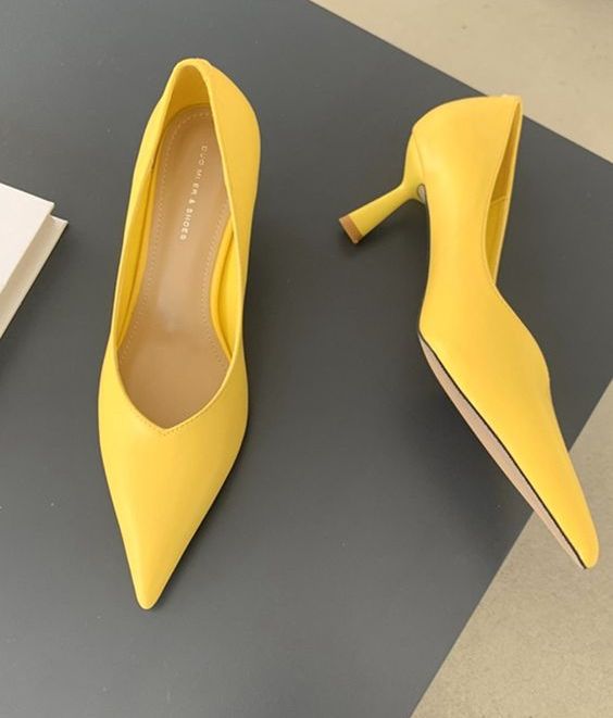 lemon yellow pointed toe shoes with kitten heels are amazing for a spring or summer wedding