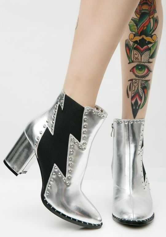 silver Chelsea wedding boots with blazzards and block heels are a gorgeous solution for a badass bridal look
