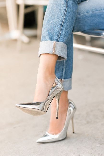 silver high heels with pointed toes are amazing for any bridal look, they will never go ut of style