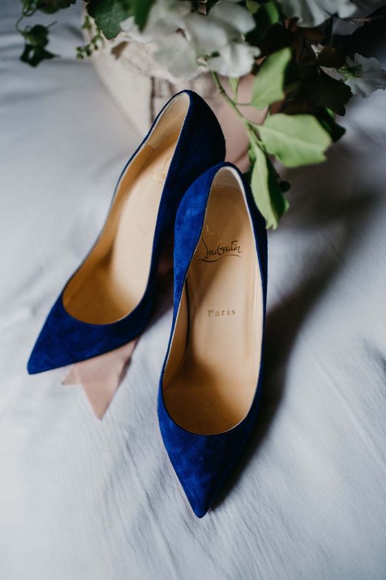 sophisticated navy suede wedding shoes will add a touch of color to a fall or winter wedding