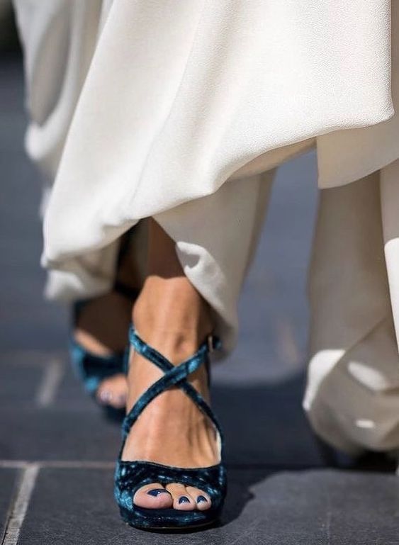sophisticated navy velvet shoes with criss cross straps are amazing for fall and winter bridal looks