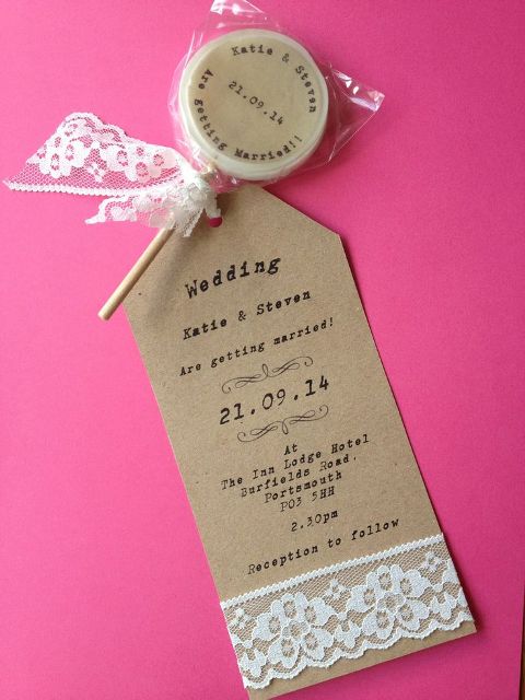 a lollipop with a tag is a lovely idea for a wedding, you may offer it as a favor or make attach some lollipops to wedding invitations