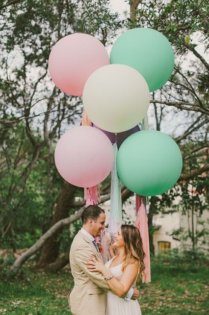 22 Trendy Giant Balloon Ideas For Your Big Day