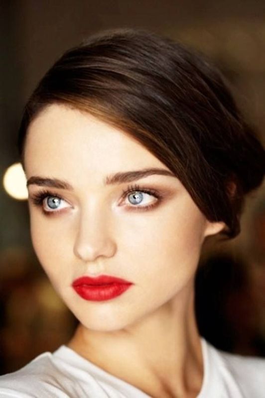 Bridal Makeup Ideas With Stunning Bright Lips