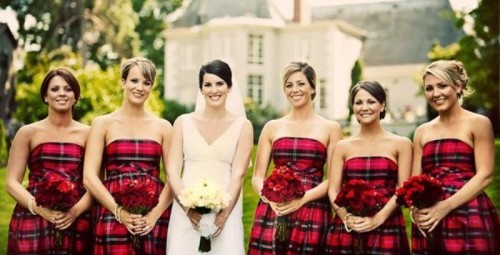 strapless red tartan bridesmaid dresses are perfect for winter or Christmas wedding, they can be a fit for a Scottish wedding, too
