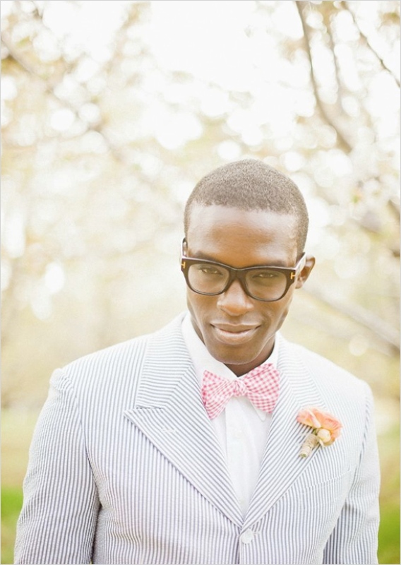 a stylish summer groom's outfit