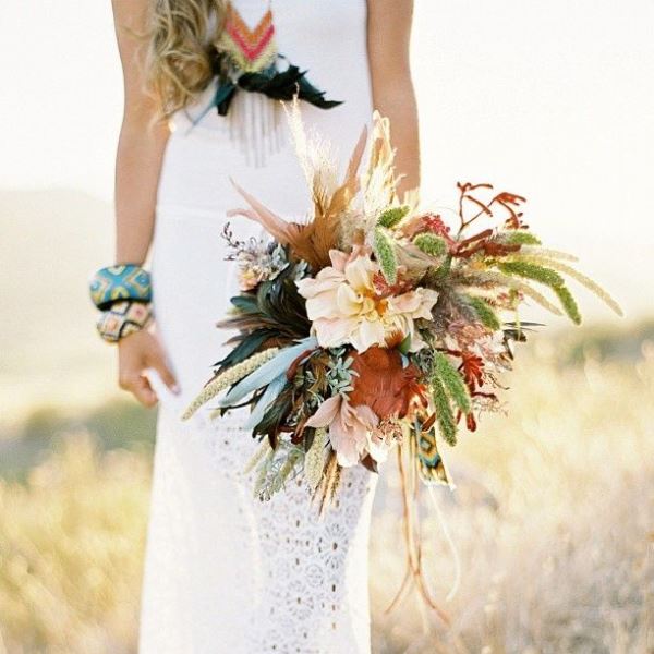 Textural wedding bouquets with feathers  15