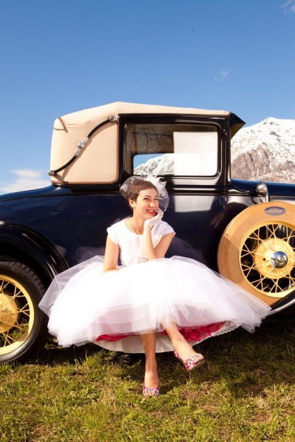 24 Chic And Trendy Retro Car Ideas For Your Wedding