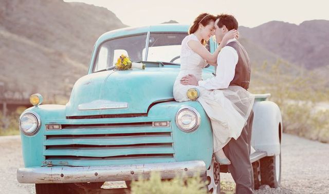 Chic Retro Styled Car Ideas For Your Wedding 9