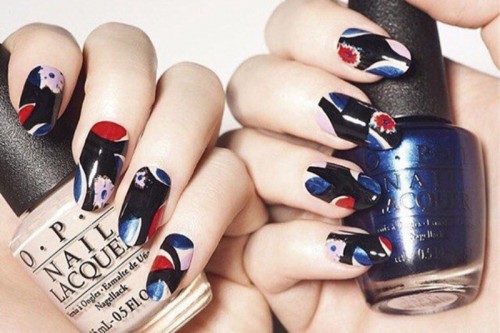bold patterned nails with abstract patterns are stylish, chic and romantic and will make a statement