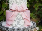25 Adorable Bow Wedding Cakes14