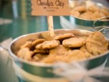 cookies placed into metal bathtubs is a gorgeous idea for a rustic wedding