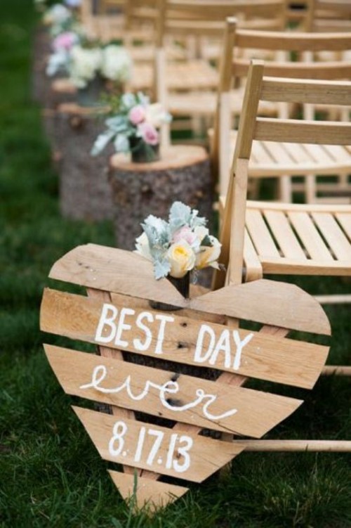a pallet sign for rustic wedding decor can be easily DIYed and you can make as many as you like