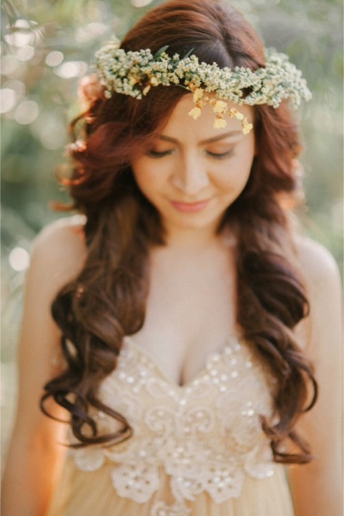 a delicate white floral crown will fit any wedding season and any theme of the wedding and will look cool with most of neutral wedding dresses