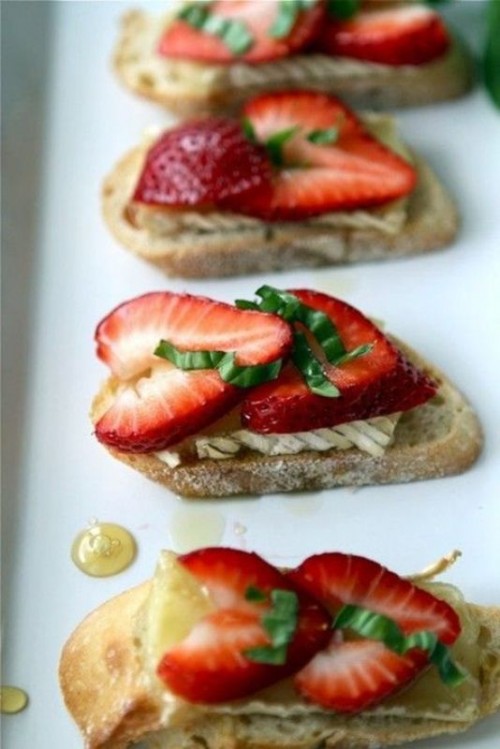 delicious appetizers with cheese, honey and strawberries are amazing for summer and summer to fall weddings