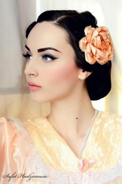 Striking And Sexy Cat Eye Makeup Ideas For A Bride