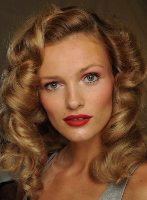 vintage curls and waves are chic and stylish and will complete any vintage look you have