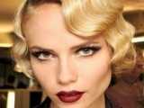 short Hollywood waves on blonde hair is a non-typical addition to an ultra-modern bridal look